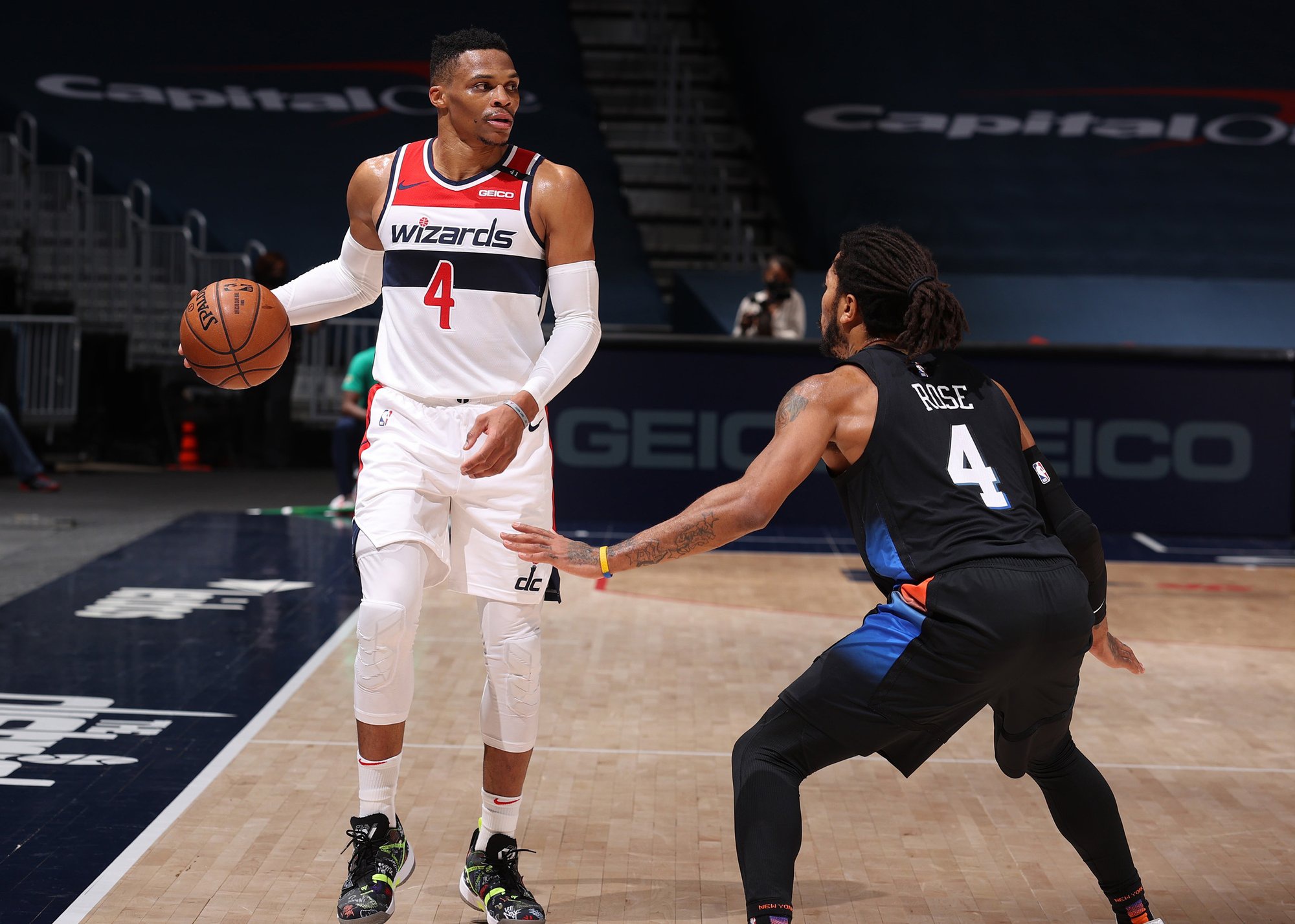 破灭者主场击败尼克斯，结束三连败的简单介绍