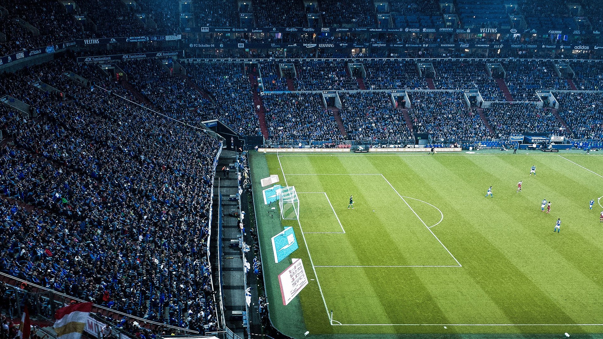 跨界冰与火,拜仁芬兰雪崩之夜,卡瓦哈尔F1街道赛的钢铁交响曲