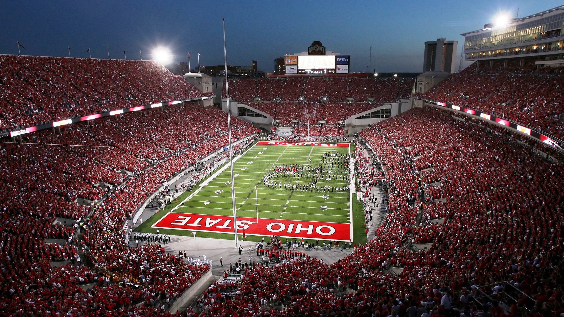 绿茵场外的独行侠，德甲争冠焦点战启示录